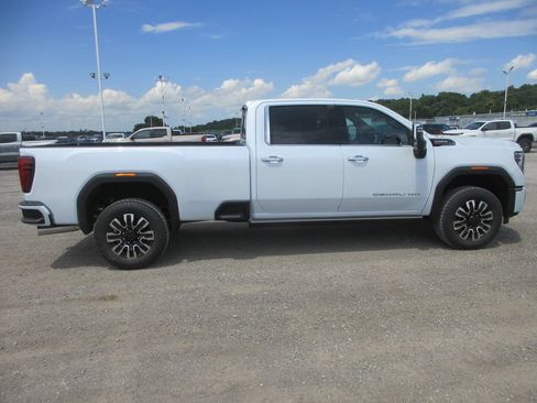 New 2026 GMC Sierra 3500 Denali Ultimate AWD/4WD image 3