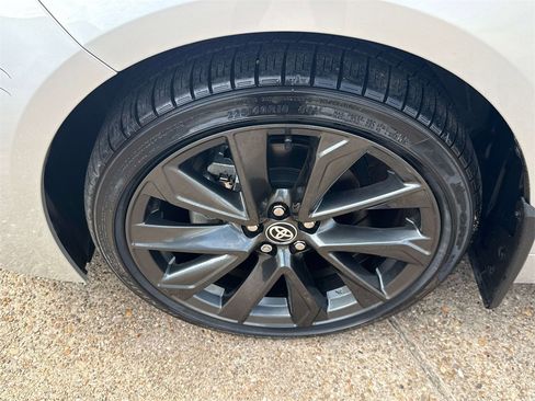 Used 2025 Toyota Corolla SE image 6