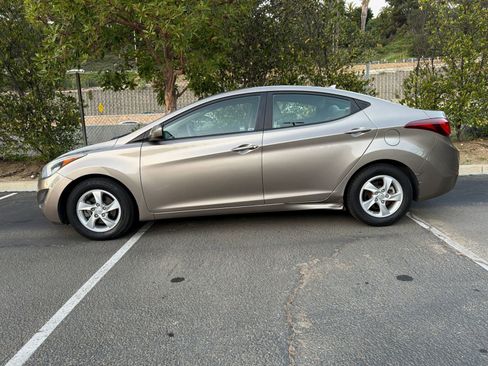 Used 2014 Hyundai Elantra SE image 8