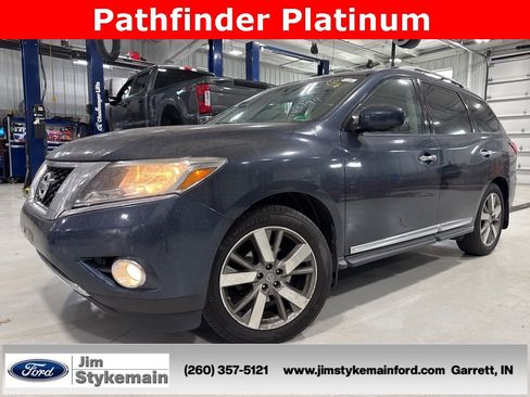 Used 2015 Nissan Pathfinder Platinum w/ Family Entertainment Package image 1
