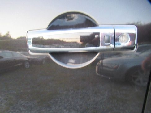 Used 2012 Nissan Armada Platinum image 16