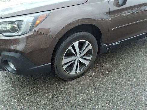 Used 2019 Subaru Outback 3.6R Limited image 4