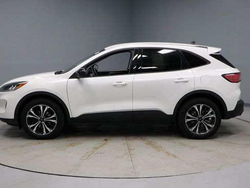 Certified 2022 Ford Escape SE w/ SE Sport Appearance Package image 8