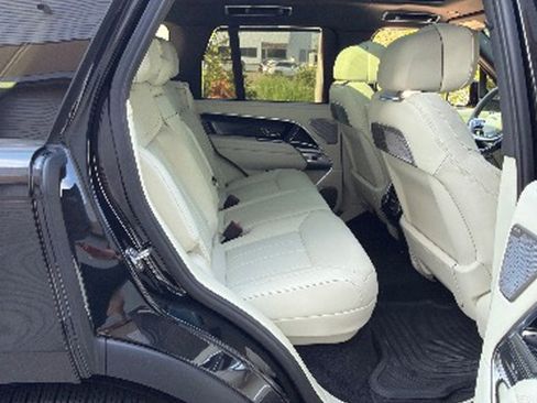 Used 2025 Land Rover Range Rover Autobiography AWD/4WD image 11