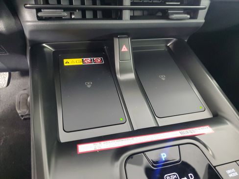 New 2026 Subaru Solterra Limited image 18