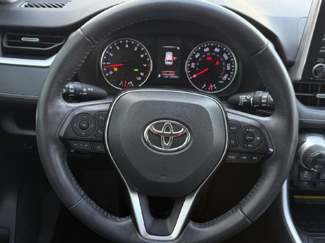 Used 2021 Toyota RAV4 XLE Premium FWD image 14