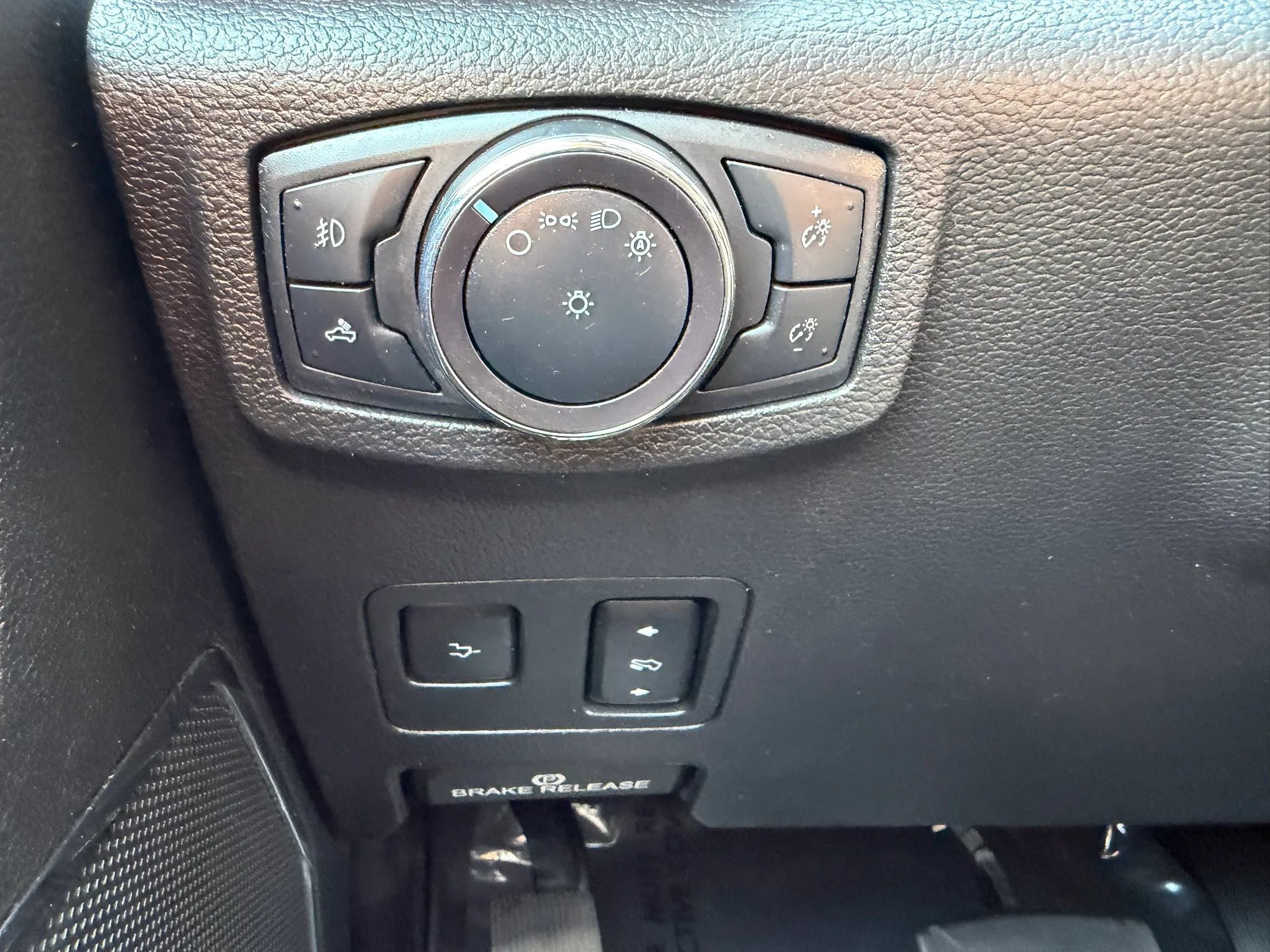 Used 2020 Ford F350 Platinum w/ FX4 Off-Road Package AWD/4WD image 18