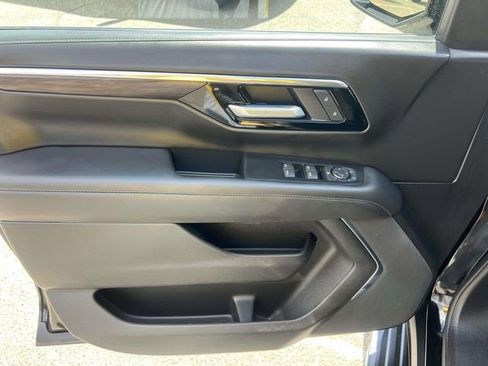 Certified 2025 Chevrolet Tahoe LS w/ LPO, Dark Essentials Package AWD/4WD image 17
