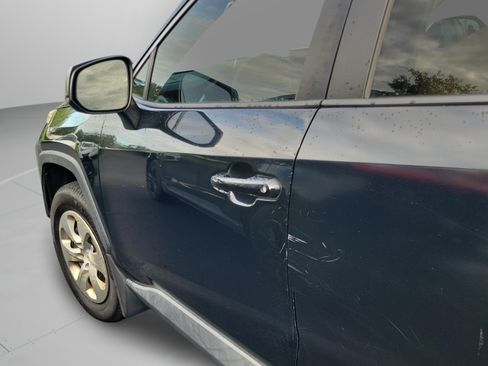 Used 2019 Toyota RAV4 LE FWD image 25