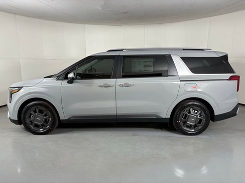 New 2026 Kia Carnival EX FWD image 5