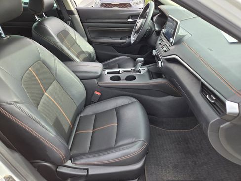 Used 2021 Nissan Altima 2.5 SR w/ SR Premium Package image 15