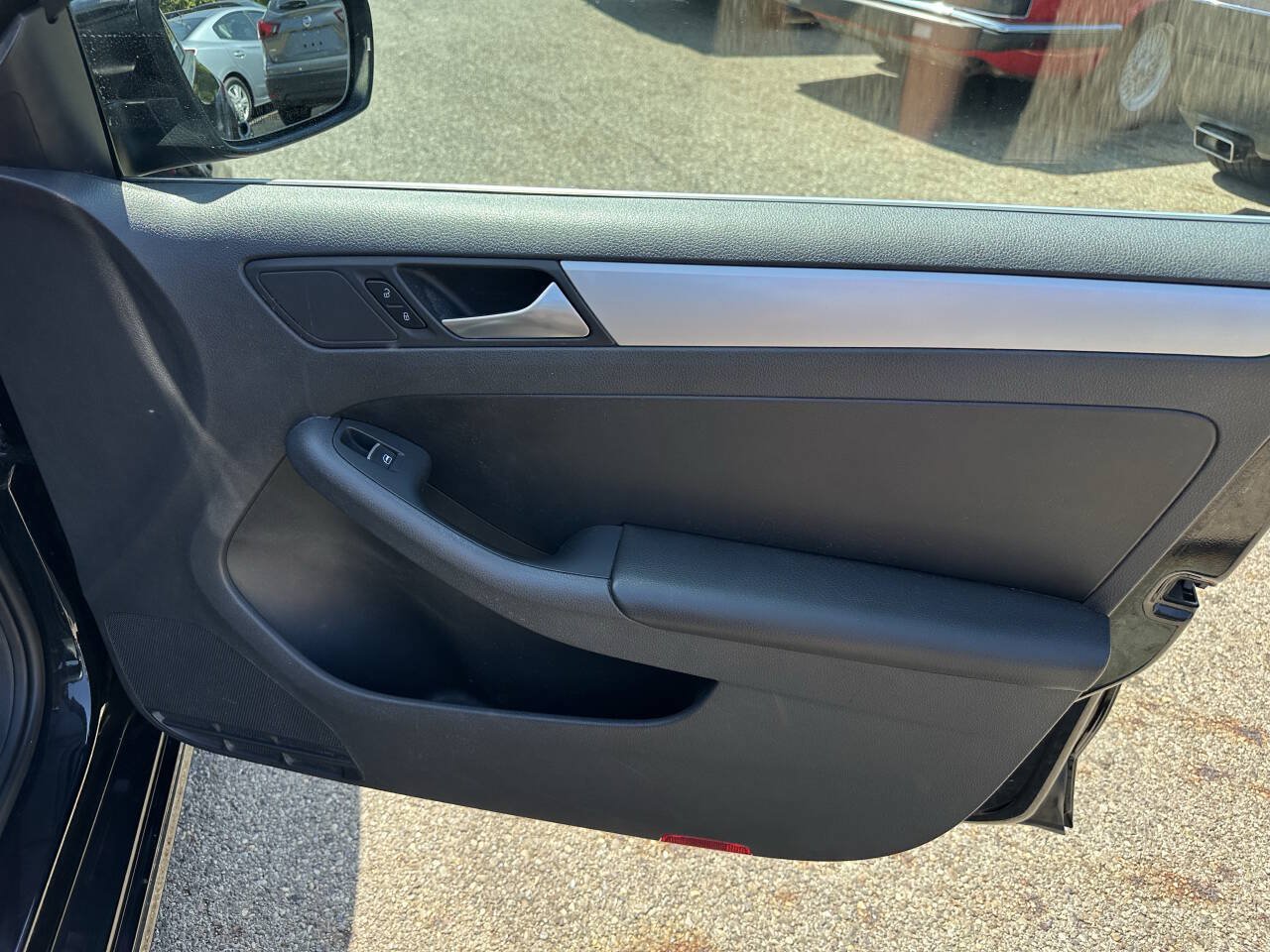 Used 2013 Volkswagen Jetta SE FWD image 19