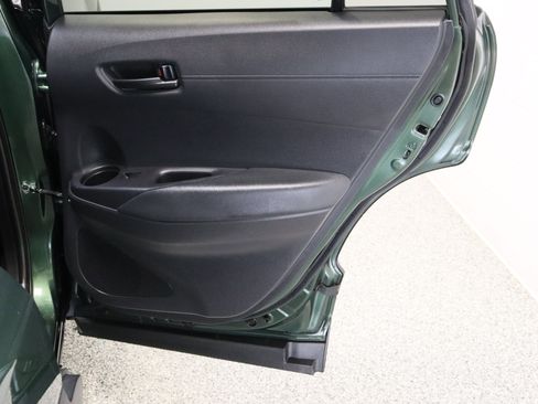 Used 2025 Toyota Corolla Cross LE image 31