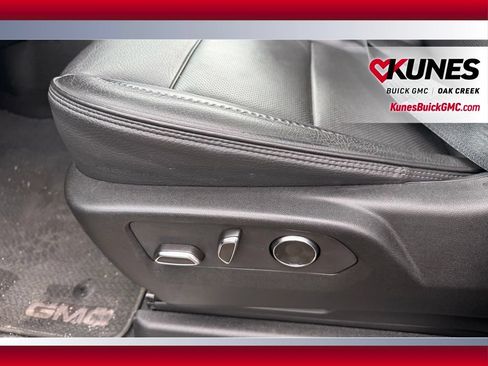 Used 2024 GMC Yukon Denali w/ Advanced Technology Package AWD/4WD image 13