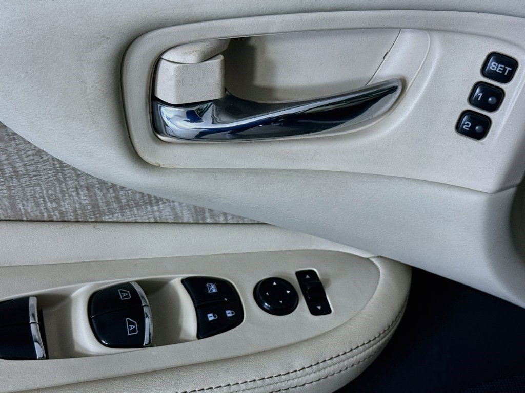 Used 2020 Nissan Murano SL w/ Moonroof Package FWD image 23