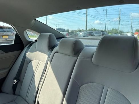 Used 2019 Hyundai Sonata SEL w/ Tech Package 02 FWD image 18