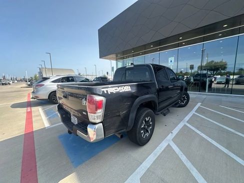 Used 2021 Toyota Tacoma TRD Off-Road AWD/4WD image 2