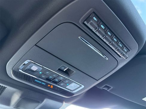 Used 2023 Ford F150 Raptor w/ Raptor Carbon Fiber Package image 35