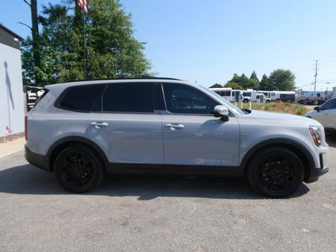 Used 2021 Kia Telluride SX w/ SX Prestige Package AWD/4WD image 3