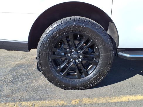 Used 2022 Ford Expedition Max XLT AWD/4WD image 7