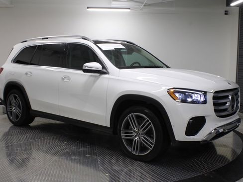 Certified 2025 Mercedes-Benz GLS 450 4MATIC image 19