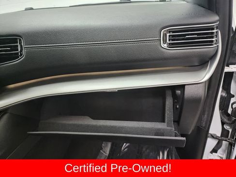 Certified 2025 Jeep Wagoneer Series II w/ 8-Passenger Seating Package AWD/4WD image 37