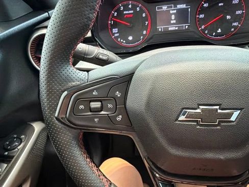 Used 2024 Chevrolet Trax RS FWD image 21
