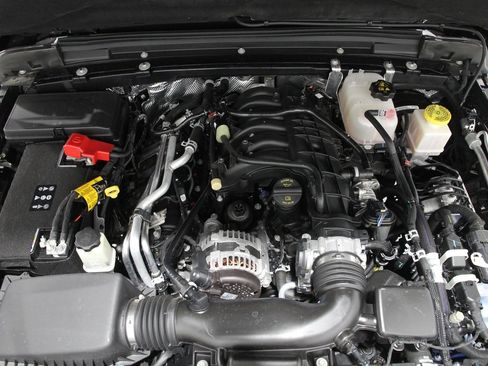 Used 2025 Jeep Gladiator Mojave w/ Convenience Group image 21