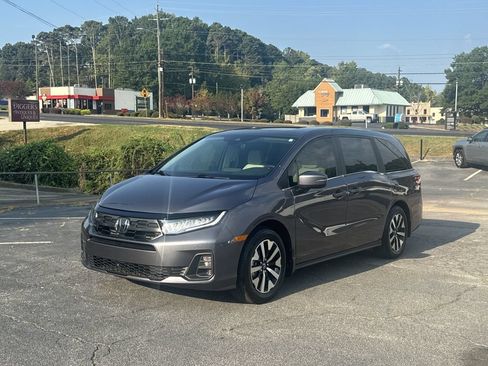 Used 2026 Honda Odyssey EX-L image 3