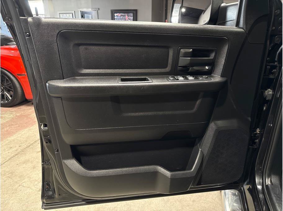 Used 2016 RAM 1500 ST w/ SXT Appearance Group RWD image 15