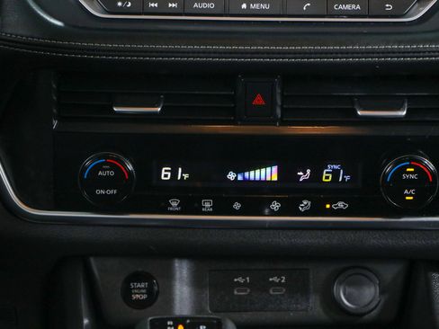 Used 2024 Nissan Rogue SV FWD image 20