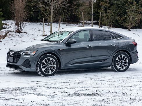 Used 2021 Audi e-tron Premium Plus w/ Premium Plus Package image 3