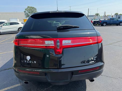 Used 2014 Lincoln MKT AWD image 4