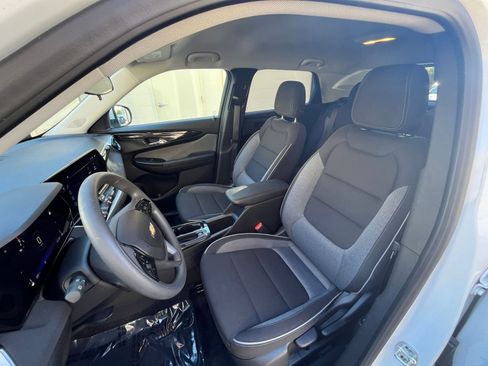 Used 2025 Chevrolet TrailBlazer LT image 32
