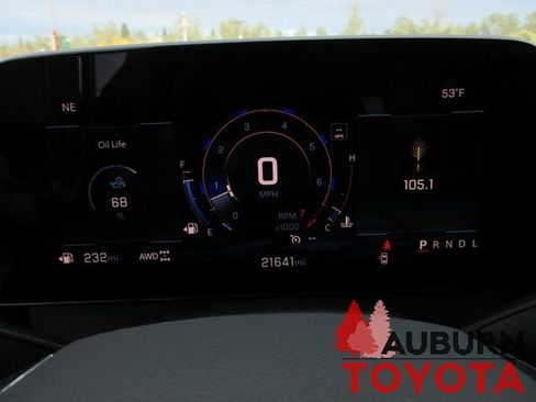 Used 2025 Chevrolet Traverse LT w/ Midnight/Sport Edition image 17