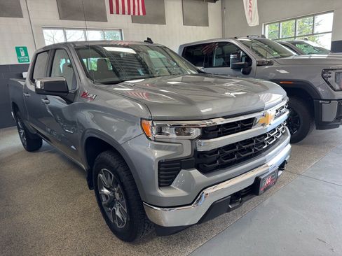 Used 2025 Chevrolet Silverado 1500 LT w/ All Star Edition Plus AWD/4WD image 3