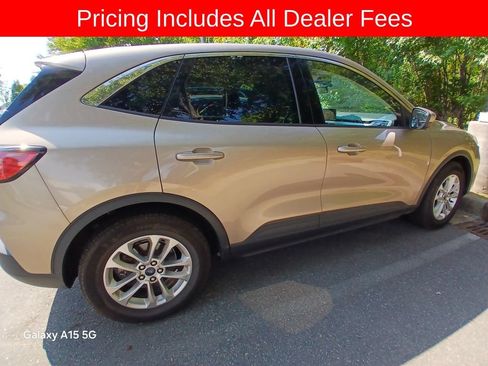 Used 2021 Ford Escape SE w/ Convenience Package FWD image 2