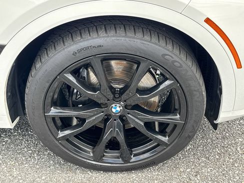 Used 2024 BMW X7 xDrive40i w/ M Sport Package AWD/4WD image 12