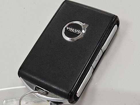 Used 2022 Volvo XC60 T8 Inscription Expression w/ Protection Package image 48