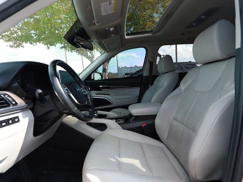 Used 2022 Kia Telluride EX w/ EX Premium Package FWD image 11