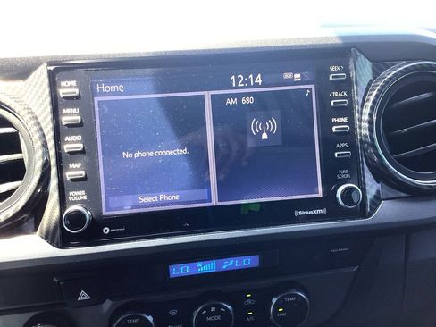 Used 2021 Toyota Tacoma TRD Off-Road w/ Technology Package AWD/4WD image 9