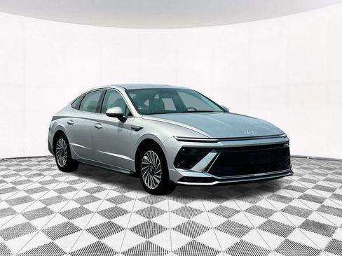 Used 2025 Hyundai Sonata SEL FWD image 17