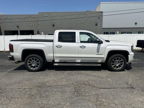Used 2018 GMC Sierra 1500 Denali AWD/4WD image 2