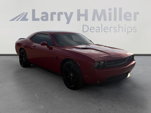 Used 2012 Dodge Challenger SXT Plus RWD image 7