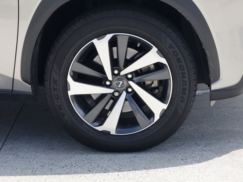 Used 2018 Lexus NX 300 FWD w/ Premium Package image 11