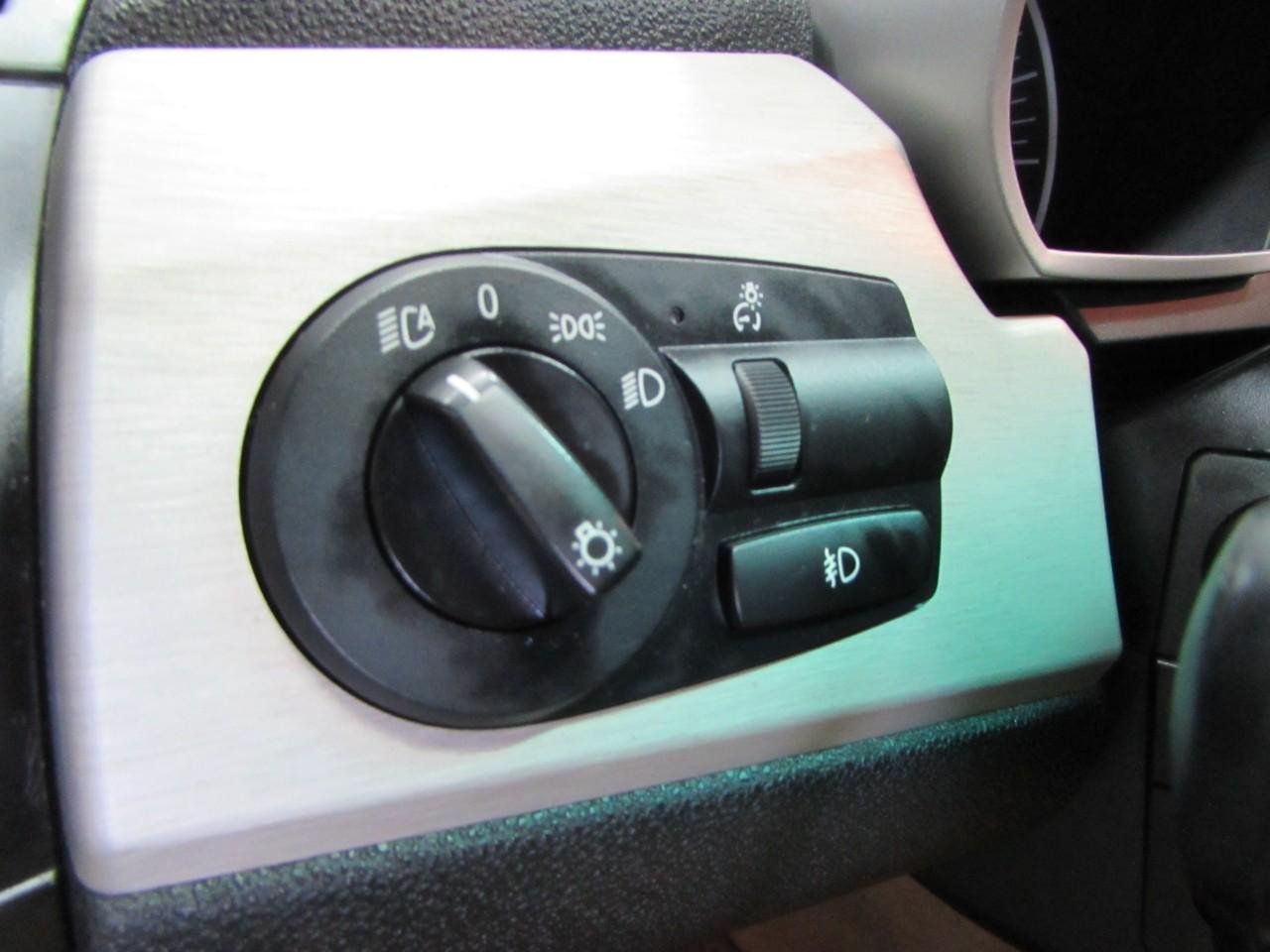 Used 2005 BMW Z4 3.0i RWD image 19