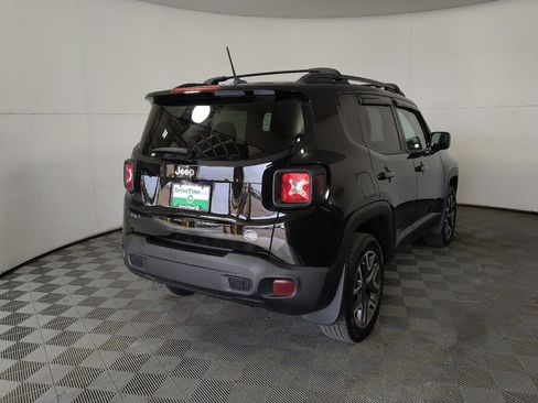 Used 2015 Jeep Renegade Latitude w/ Cold Weather Group AWD/4WD image 7