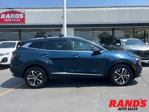 Used 2023 Kia Sportage EX AWD/4WD image 1