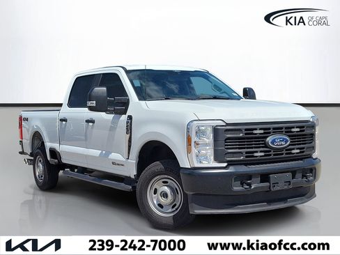 Used 2025 Ford F250 XL AWD/4WD image 1