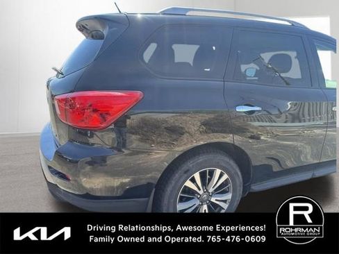 Used 2017 Nissan Pathfinder S image 4